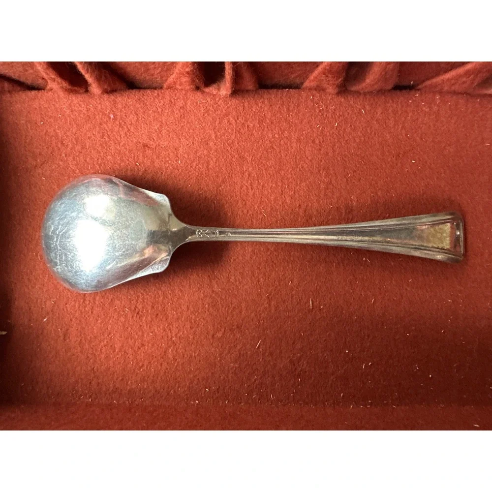 Vintage international American‎  Silver Berry Casserole Spoon Floral Roanoke